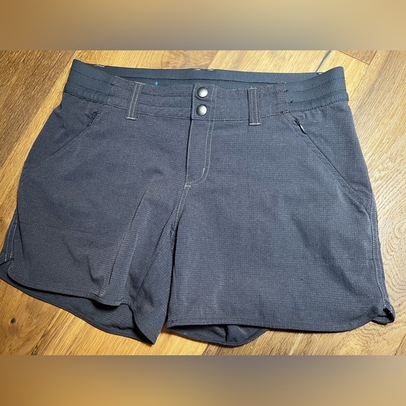 Kuhl Women’s Grey Strattus Shorts Size 6 - Picture 3 of 7